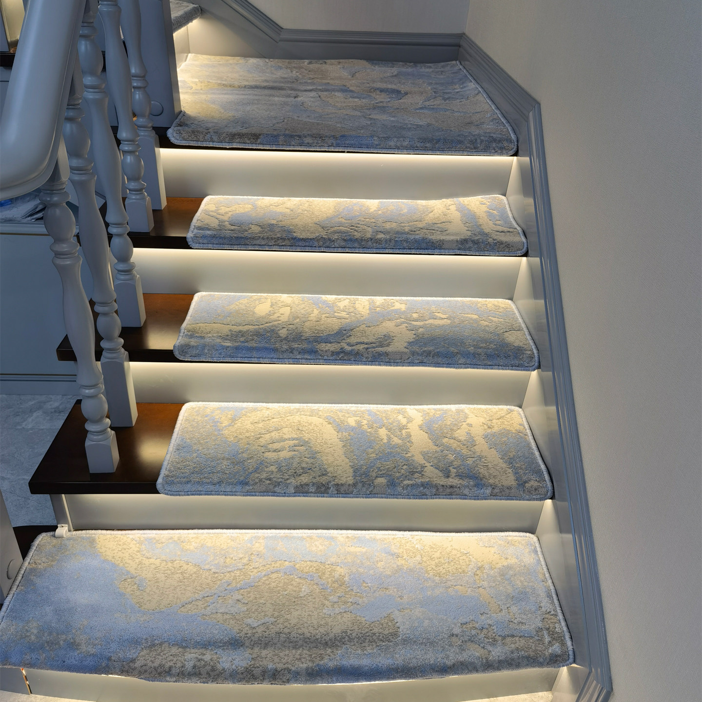 Light luxury household solid wood glue-free stair step mat customization