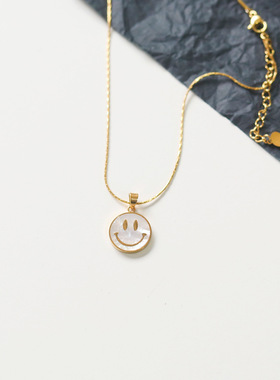 ins风日贝母笑脸钛钢项链女