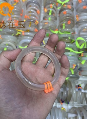 河南南阳石佛寺玉器市场香槟金玛瑙手镯冰透玉髓高冰种马料