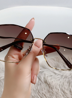 太阳镜女新款开车防紫外线韩版潮