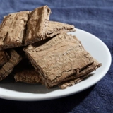 Пекинг Тонгрентанг Ангуо Еукоммиад 100G Свеча из эукоми может сделать вино и делать чай