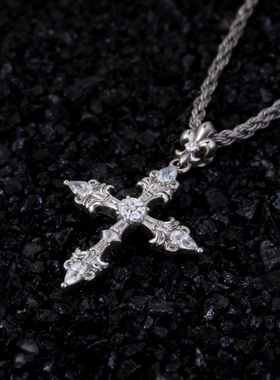 银芒十字鸢尾雕花镶钻项链