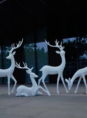 鹿雕塑摆件线条块面玻璃钢梅花鹿户外庭院园林景观小品橱窗装饰