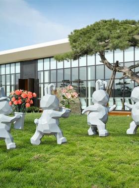 卡通几何兔子摆件园林装饰品户外大型创意景观玻璃钢落地组合雕塑