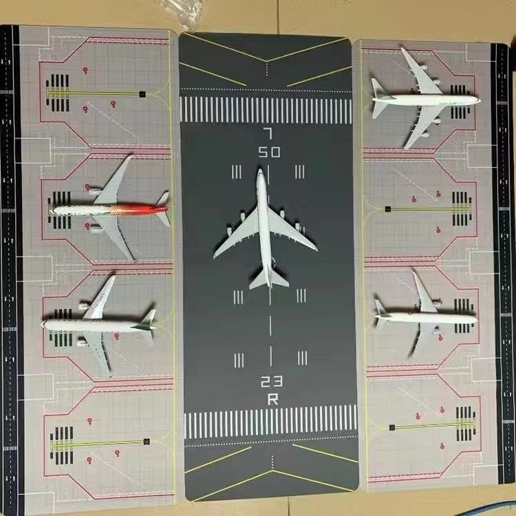 【模型场景】1:400仿真机场歼20儿童停机坪飞机跑道玩具可接拼装 - 图0