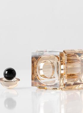 现代轻奢几何方块水晶香薰瓶摆件卧室梳妆台衣帽间桌面轻奢装饰品