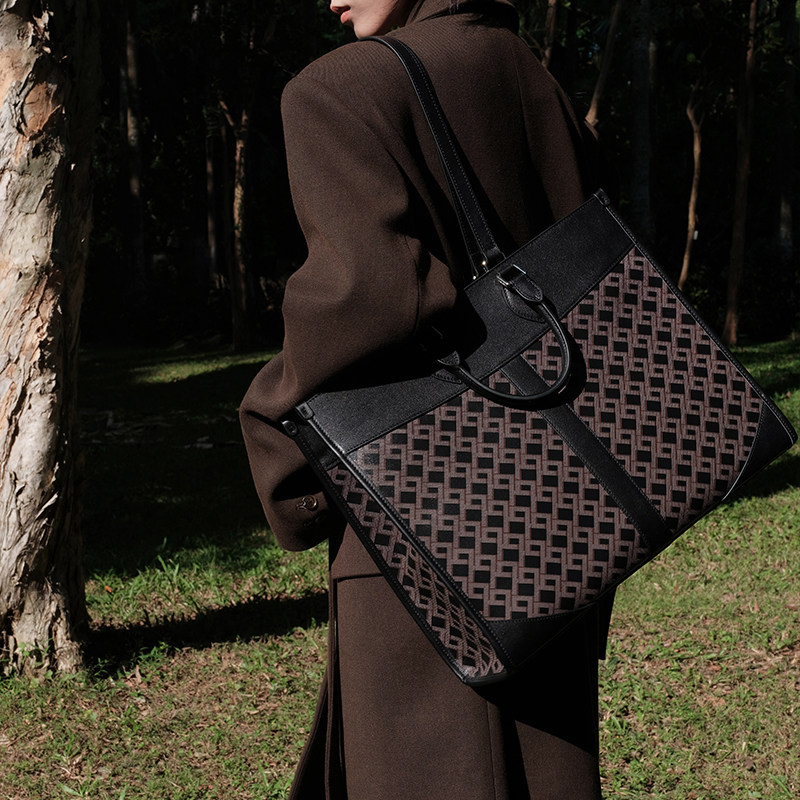 【少量现货】万字纹托特包通勤大容量单肩包中性手提包,淘宝优惠券,粉丝福利购,淘宝优惠卷