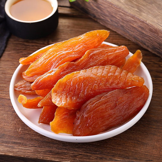 Patates douces séchées à la vapeur, patates douces originales molles et gluantes de la ferme