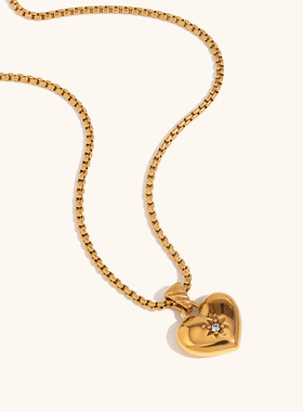 欧美跨境热卖时尚简约不锈钢镀18K金方链羊角纹锆石心形吊坠项链