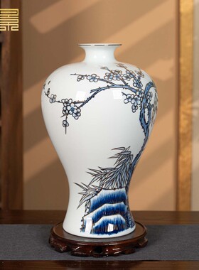 景德镇手绘青花描金梅瓶