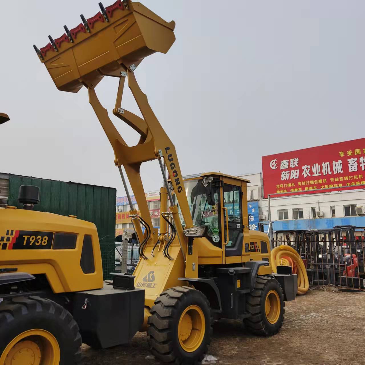 鲁工930型矮棚装载机 鸡棚鸭舍用小铲车 多用途养殖用装载机