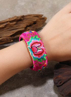 原创民族风刺绣布艺牡丹花朵手镯女古韵文艺宽版百搭镯子个性手环
