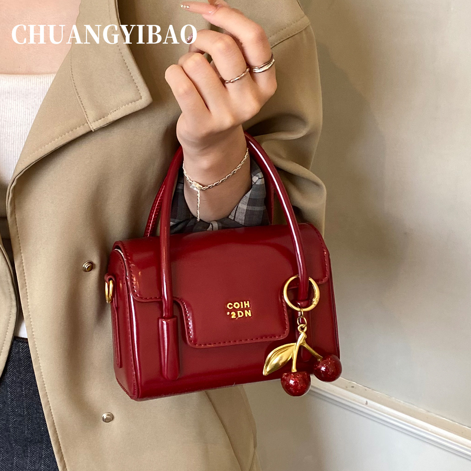 红色超火精致小方包包女2025新款轻奢小众高级感手提斜挎新娘婚包,淘宝优惠券,粉丝福利购,淘宝优惠卷