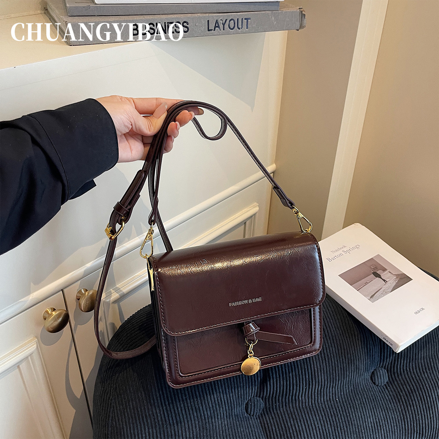 秋冬红色超火小方包包女式2025新款高级感轻奢小众通勤斜挎小婚包,淘宝优惠券,粉丝福利购,淘宝优惠卷