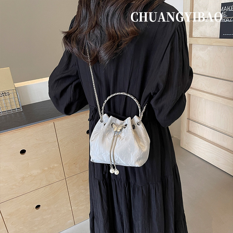 银色水桶包包女式2025新款单品链条包轻奢小众高级感新中式斜挎包,淘宝优惠券,粉丝福利购,淘宝优惠卷
