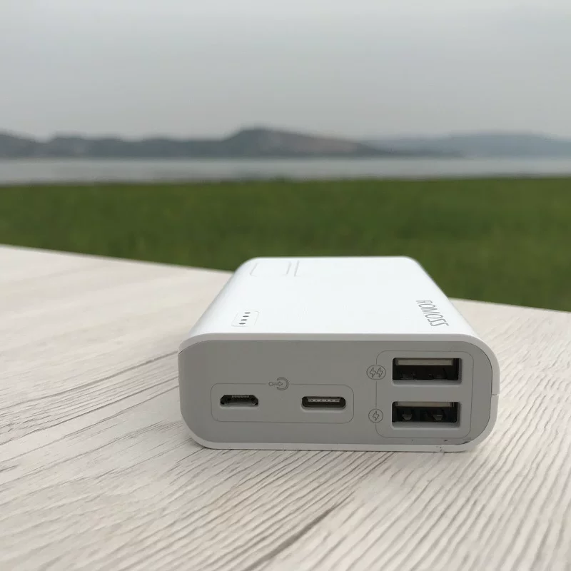 Small handheld ultra thin power supply charging, mobile phone