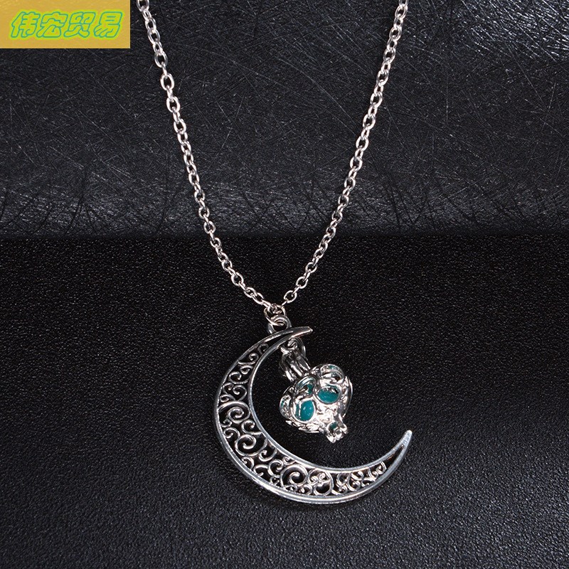 Halloween Xmas  starry sky moon pendant luminous necklace - 图2