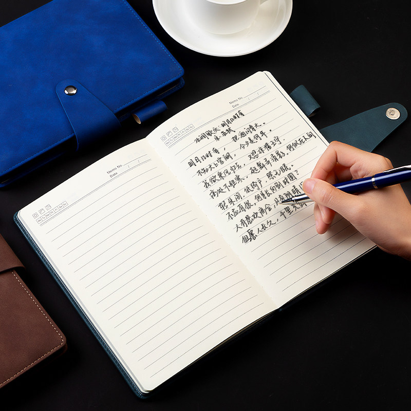 a5笔记本本子文具简约商务办公皮面精致高级2024年新款日记b5会议记录本软皮加厚带扣工作记事本定制可印LOGO