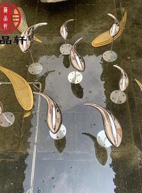 售楼部水池景观不锈钢抽象创意鱼群雕塑户外金属镜面小鱼装饰摆件