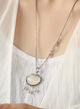 925银长命锁玉髓吊坠项链小众轻奢高级感链子配饰时尚百搭锁骨链