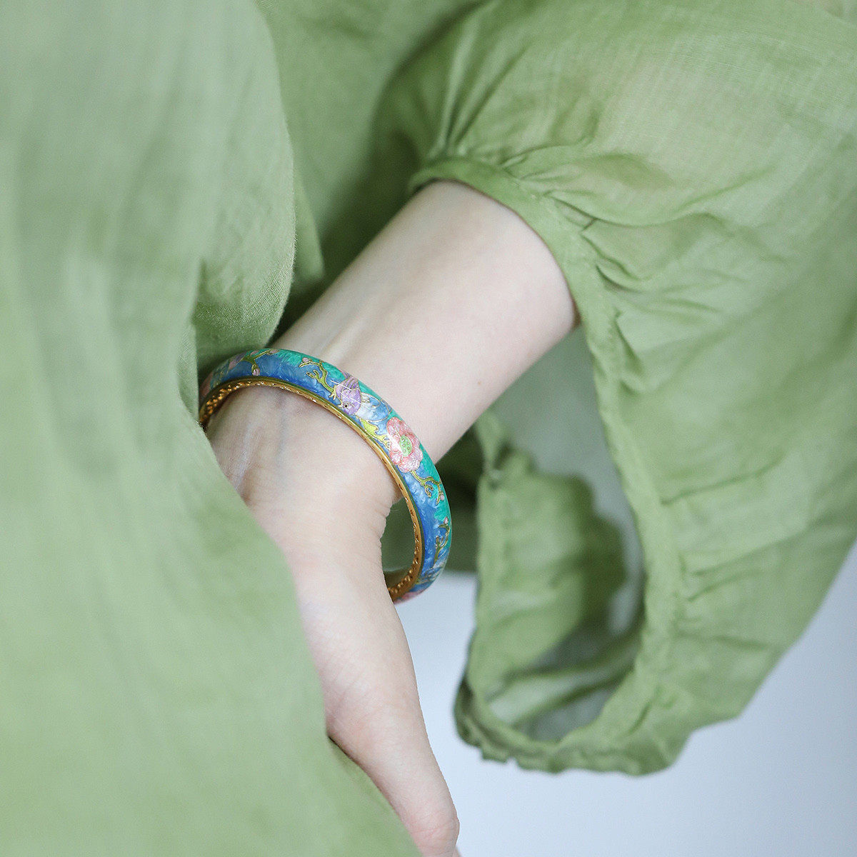 足银999景泰蓝珐琅小鸟花朵闭口手镯女国风新中式小众设计镯子,淘宝优惠券,粉丝福利购,淘宝优惠卷