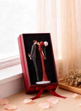 情侣亲吻摆件装饰品手工雕塑