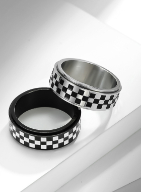新款方形格子纹旋转钛钢男士戒指时尚个性不锈钢饰品转动戒指
