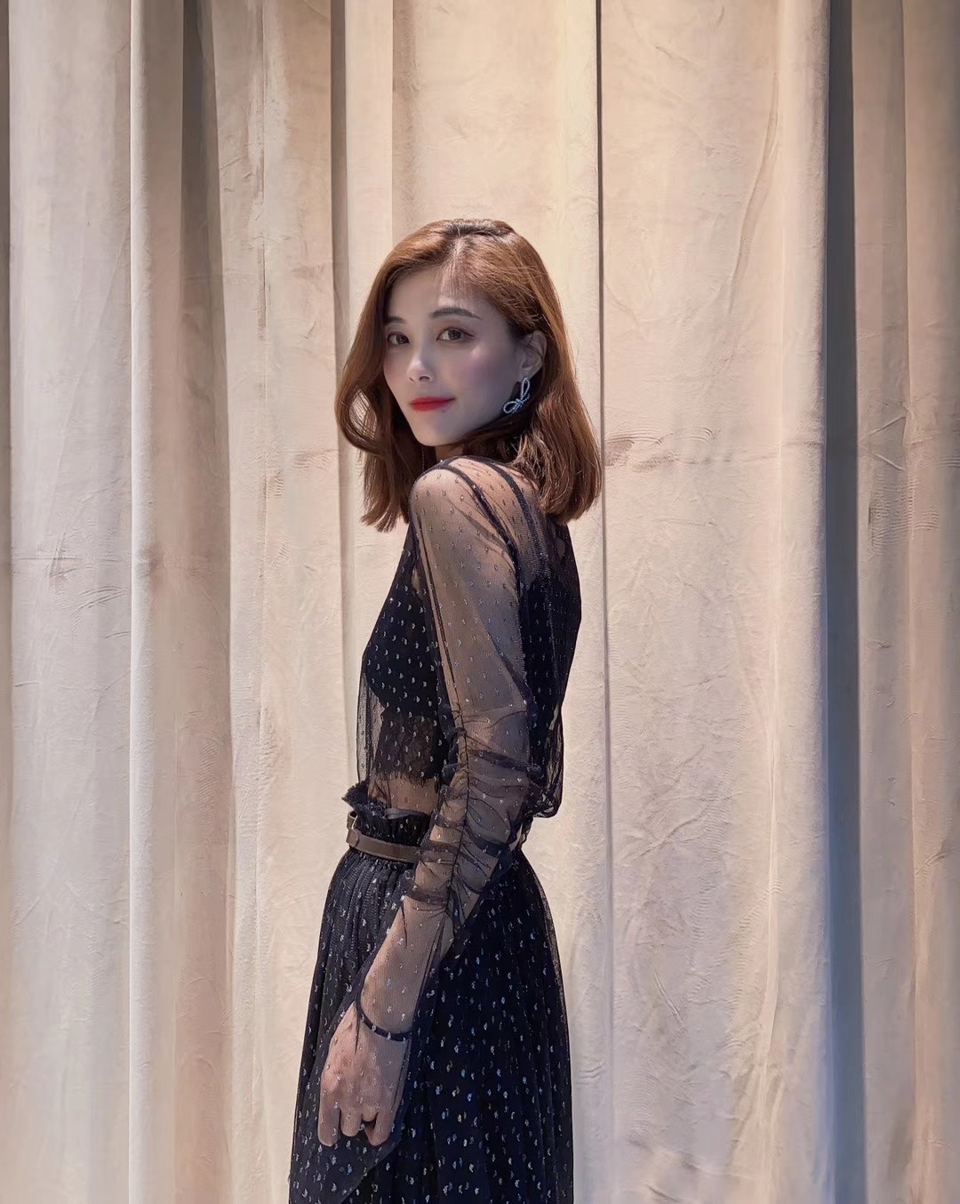 阿玛施旗舰店官网2020春秋正品新款 范芙熙蕾丝衫/雪纺衫