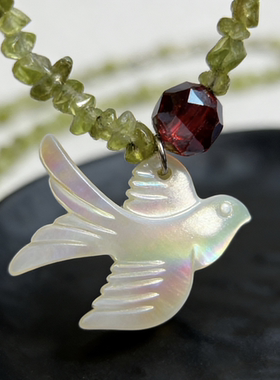 春夏混色橄榄石配白水晶项链锁骨链 拼色 随形天然石项链青岛饰品