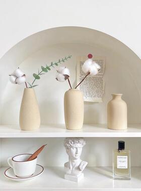 北欧ins陶瓷花瓶白色素瓶磨砂小花器简约家居客厅插花器艺术摆件