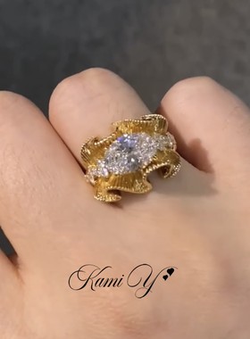 老钱风不规则波浪椭圆闪钻戒指女