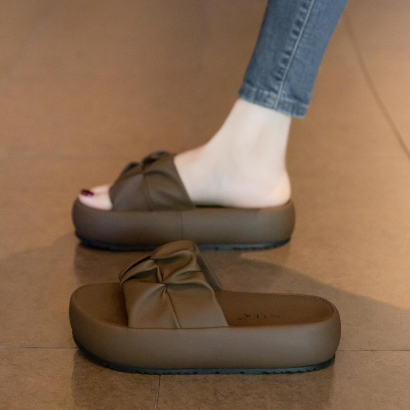 凉拖鞋女夏外穿2025新款外出配裙子厚底休闲沙滩凉鞋踩屎感一字拖,淘宝优惠券,粉丝福利购,淘宝优惠卷