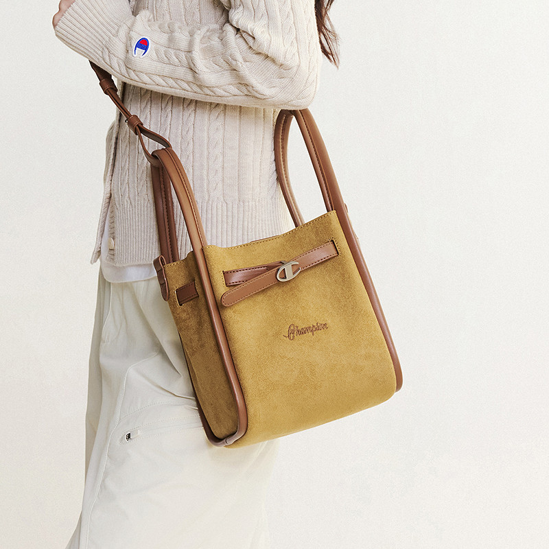 Champion fashion casual shoulder bag