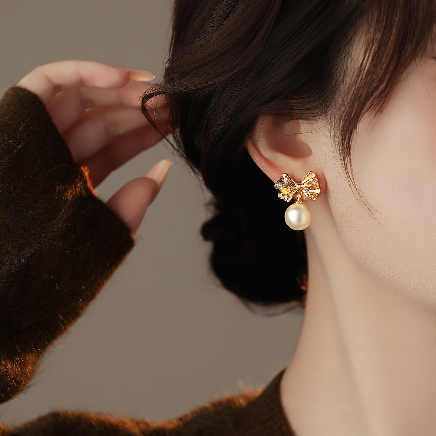 金色蝴蝶结珍珠耳环女轻奢高级感适合冬天的耳饰独特漂亮新年耳钉,淘宝优惠券,粉丝福利购,淘宝优惠卷