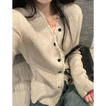 Lazy Wind Design Sensation 100 lap knit cardigan for women autumn and winter new retro temperament to be slim and long sleeves Soft glutinous blouses