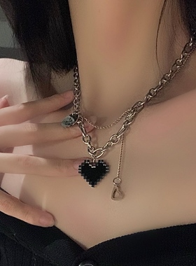 黑色爱心字母吊坠项链新款潮ins