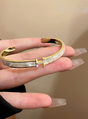 气质字母开口手镯轻奢小众精致
