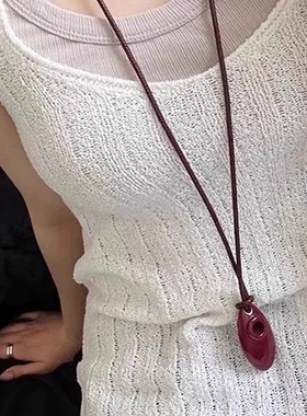 韩国欧尼ins博主同款安哥拉红色吊坠项链女新款设计感长款毛衣链