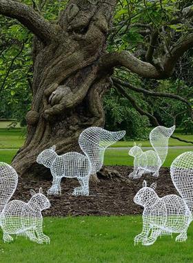 户外不锈钢镂空长颈鹿松鼠熊牛羊蜗牛天鹅叶子发光动物雕塑大摆件