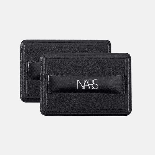 Super easy-to-use powder puff. Don’t eat powder.