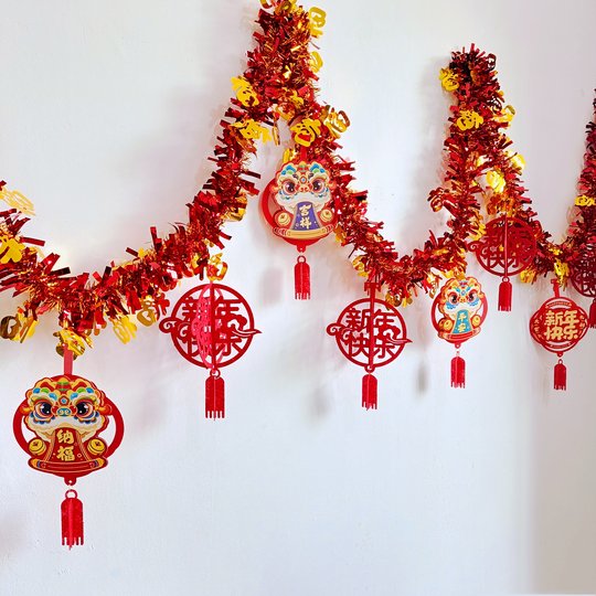 Escena de decoración del aula del día de Año Nuevo.