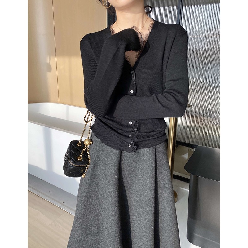 黑色深v领针织2022早春新款毛衣 myblun毛针织衫