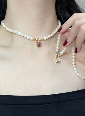 超越珠宝 巴洛克锁扣颈链 天然淡水珍珠 红粉双色可选 锁爱一生