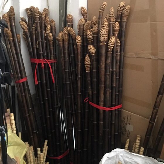 Natural purple crutches, hiking sticks, fishing rod handles, Nanxiao bamboo material, fully nailed purple bamboo roots, bamboo canes, old people's crutches