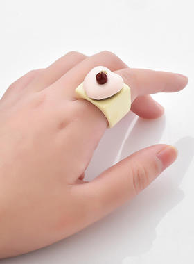 厂家直销甜美时尚公主撒狗粮 再来一口蛋糕戒指女指环送女友