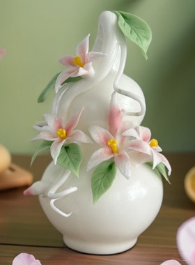 装饰品陶瓷手工捏花葫芦瓶羊脂玉瓷通透小清新花器插瓷器摆件瓶