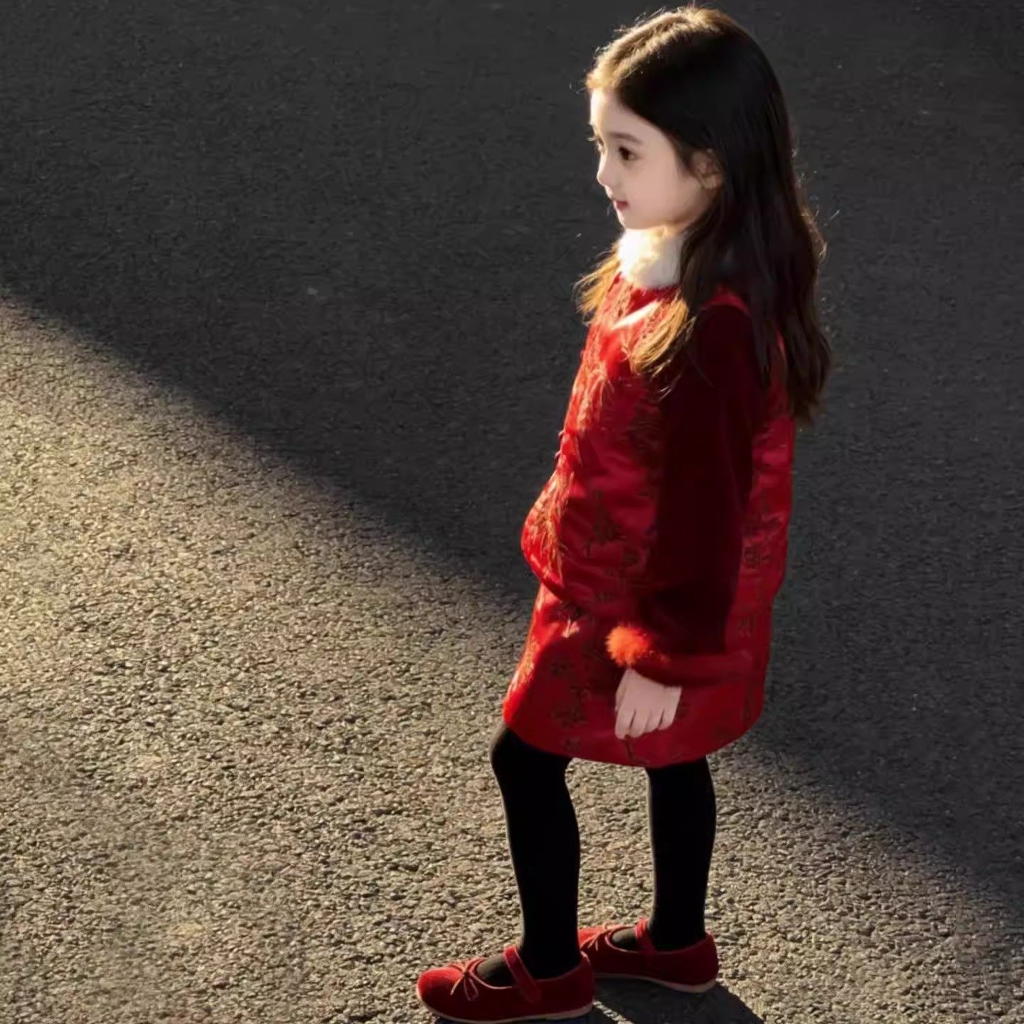 新中式女童25冬季新年战袍红色锦缎提花毛领旗袍马甲半身裙两件套,淘宝优惠券,粉丝福利购,淘宝优惠卷