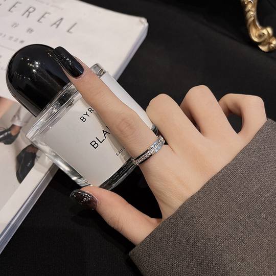 满天星戒指女小众设计情侣对戒素圈钛钢戒指女轻奢高级感尾戒指环