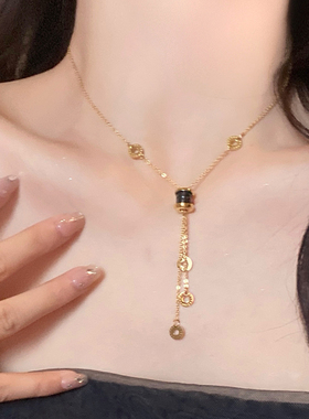 黑陶瓷小蛮腰流苏罗马片环项链女