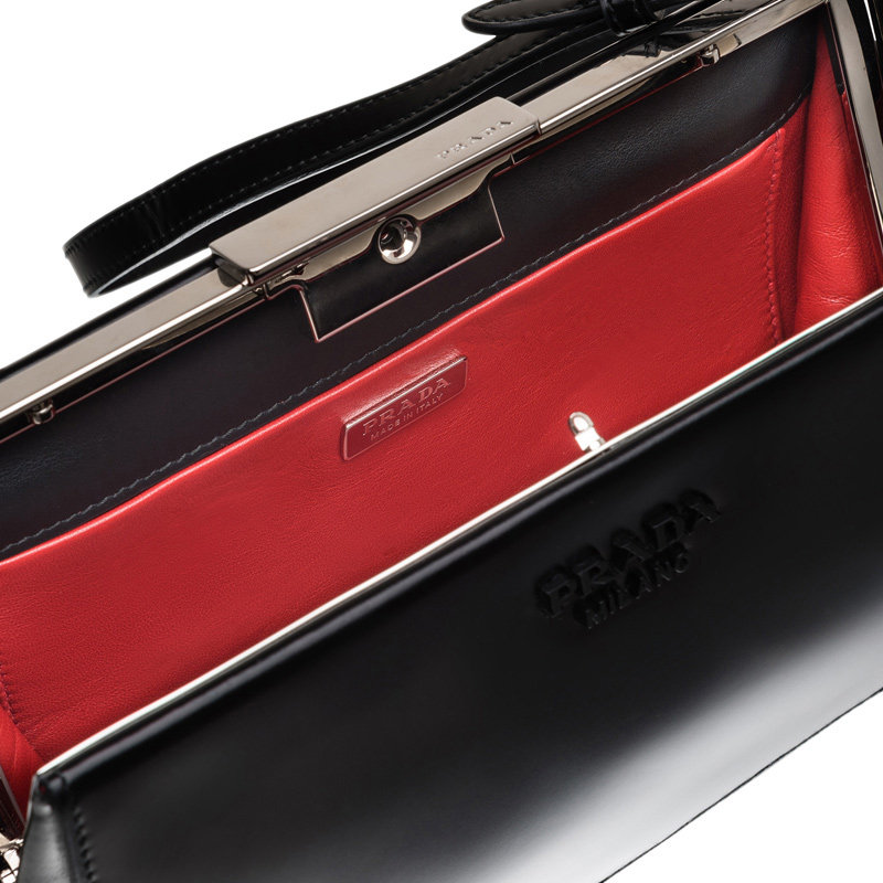 prada女士黑色复古金属链条斜跨包 联采海外女士包袋